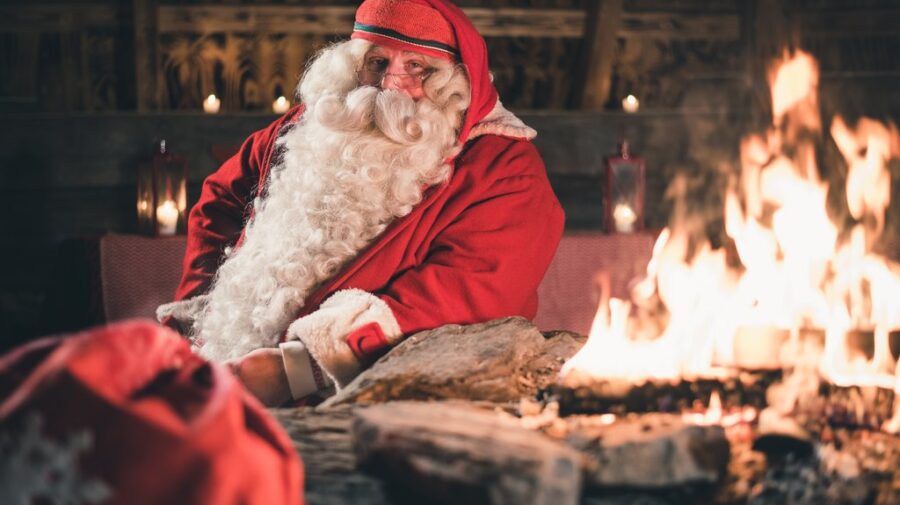 Watch on Livestream when Santa Claus' annual journey around the world  begins from Rovaniemi in Finnish Lapland on December 23rd - Visit Rovaniemi