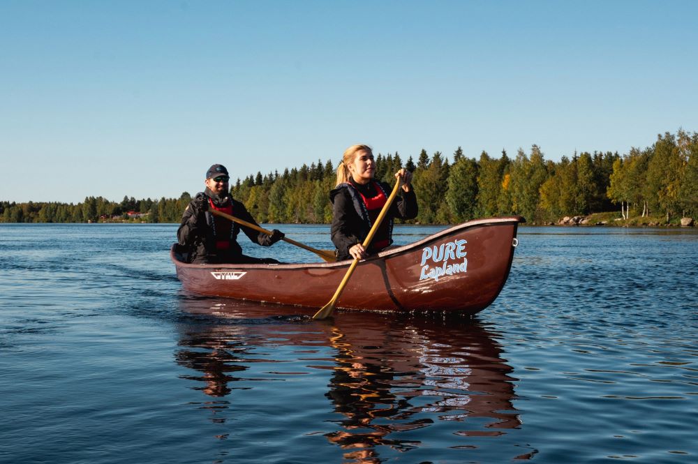 people canoeing in summer